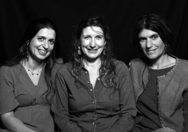 Anna, Marie, et Céline FERREIRA.
Infirmière, Enseignante, et Céramiste.